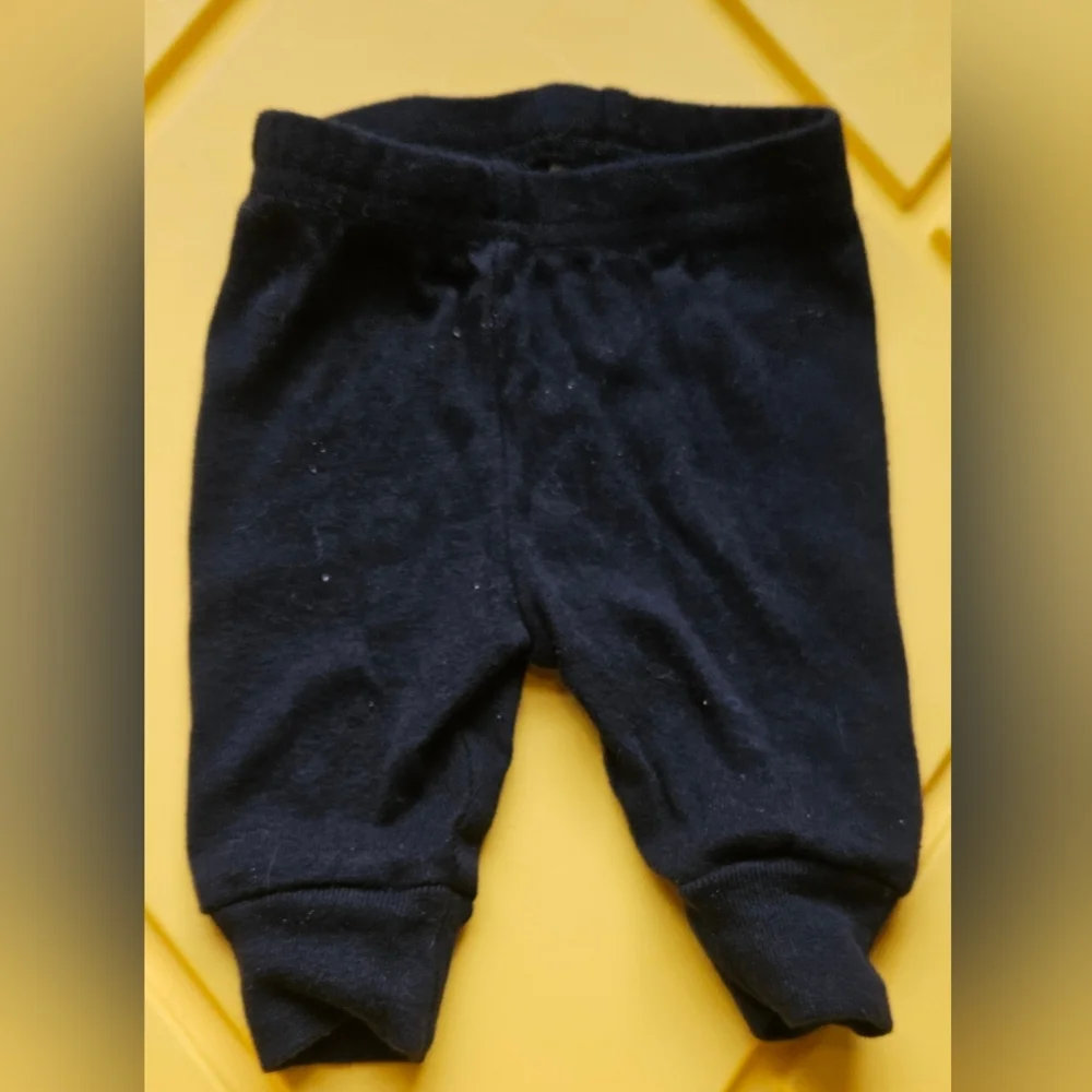 7 piece little Girls Newborn ( 0 M ) Carter's Bottoms